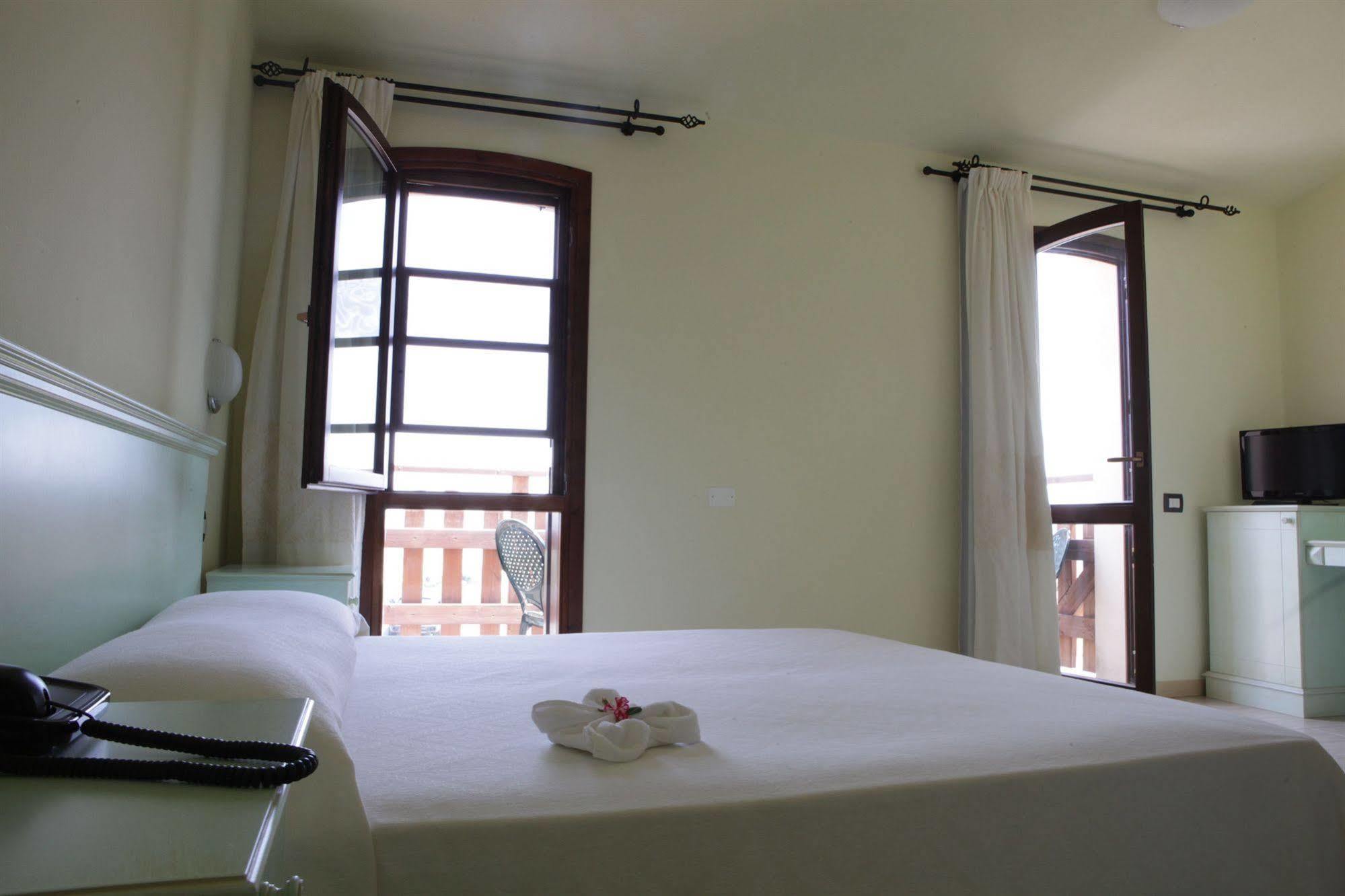 טורה דיי קורסרי Torre Hotel - Adults Only מראה חיצוני תמונה
